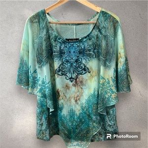 Woman’s B.L.E.U tunic blouse